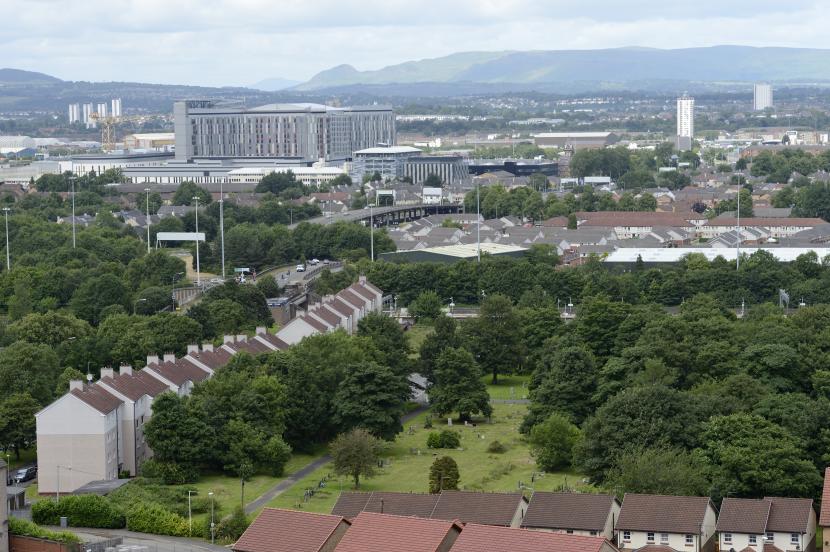 Landscape view over Glasgow from the Moss Heights flats at Cardonald ©Lorne Gill/SNH. For information on reproduction rights contact the Scottish Natural Heritage Image Library on Tel. 01738 444177 or www.nature.scot