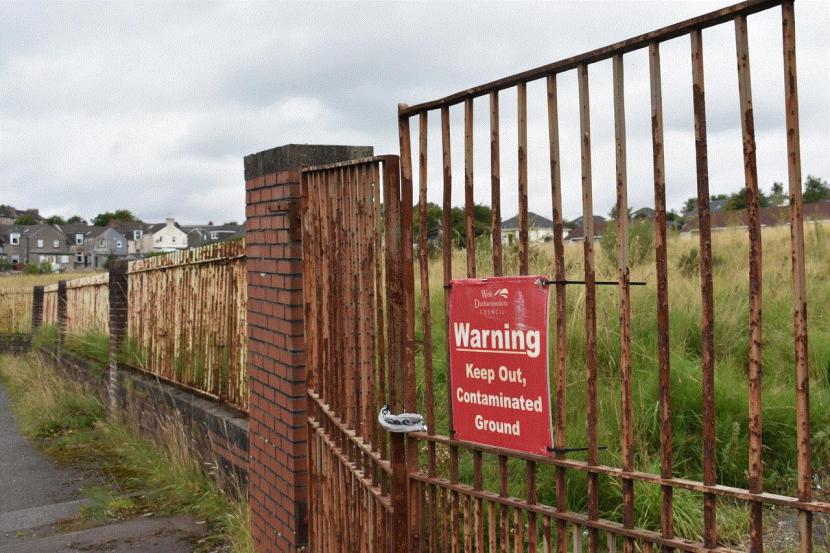 Melfort Park, Clydebank - Rusted gate with warning sign